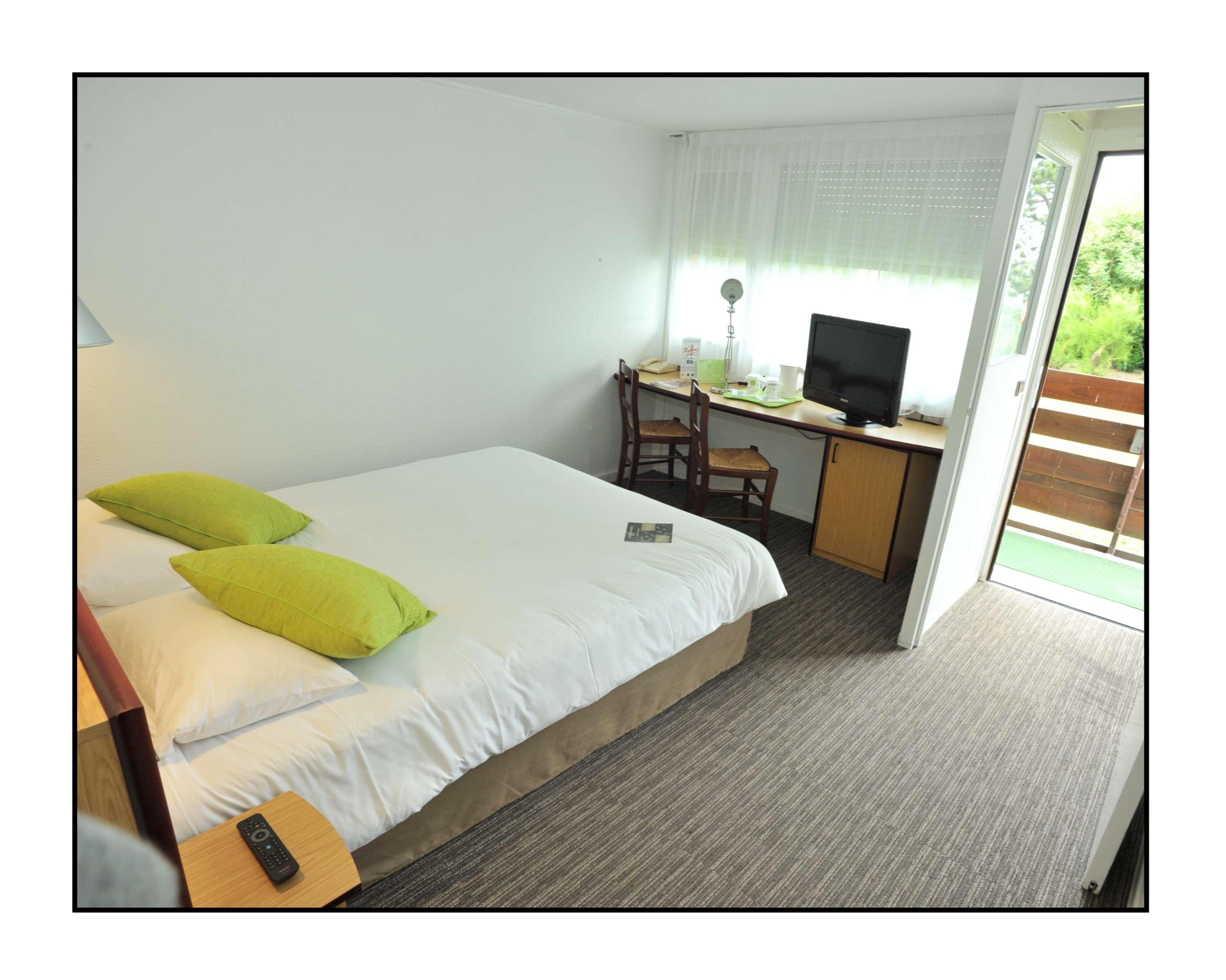 Kyriad Chalons-En-Champagne - Saint-Martin Buitenkant foto